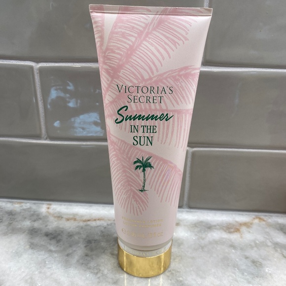 NEW Victoria's Secret Summer in the Sun Fragrance Lotion - Picture 1 of 4